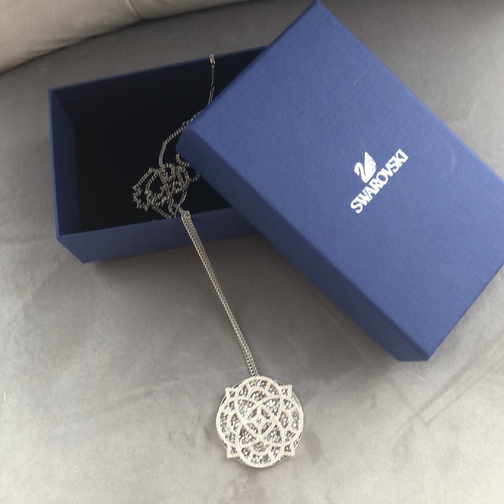 Beautiful Long necklace - Picture 3 of 5